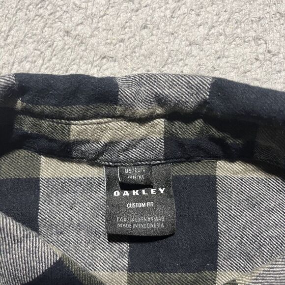 Oakley Shirt Mens Large Plaid Flannel Long Sleeve Custom Fit Button Up - Picture 6 of 8